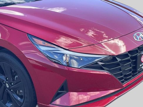 Used 2023 Hyundai Elantra SEL w/ Cargo Package FWD image 10