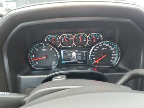 Used 2017 GMC Sierra 2500 SLE w/ HD SLE Preferred Plus Package AWD/4WD image 16