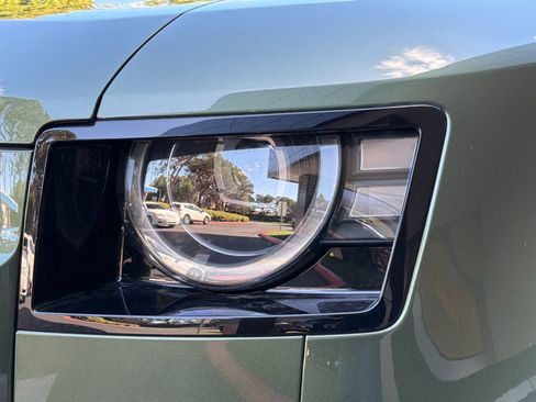 New 2026 Land Rover Defender 110 X-Dynamic SE image 12