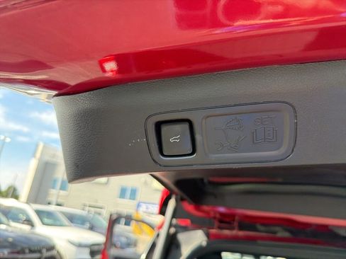 Used 2020 Ford Expedition XLT w/ Equipment Group 202A AWD/4WD image 10