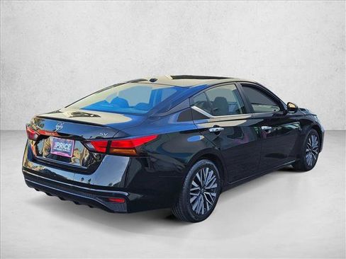 Used 2024 Nissan Altima 2.5 SV image 5