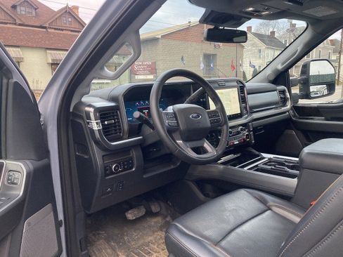 Used 2025 Ford F350 Lariat w/ Lariat Ultimate Package image 10