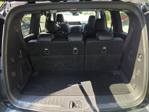 Used 2025 Nissan Armada PRO-4X w/ Pro-4X Premium Package AWD/4WD image 18