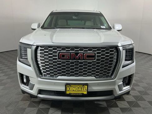Used 2021 GMC Yukon Denali w/ Denali Ultimate Package AWD/4WD image 2