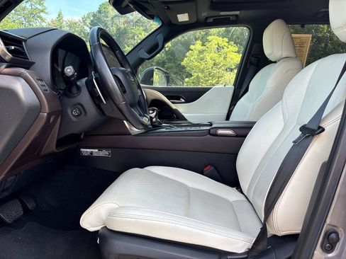 Used 2023 Lexus LX 600 4WD w/ Appearance Package image 15
