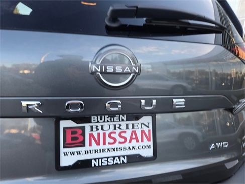 Used 2023 Nissan Rogue S image 14