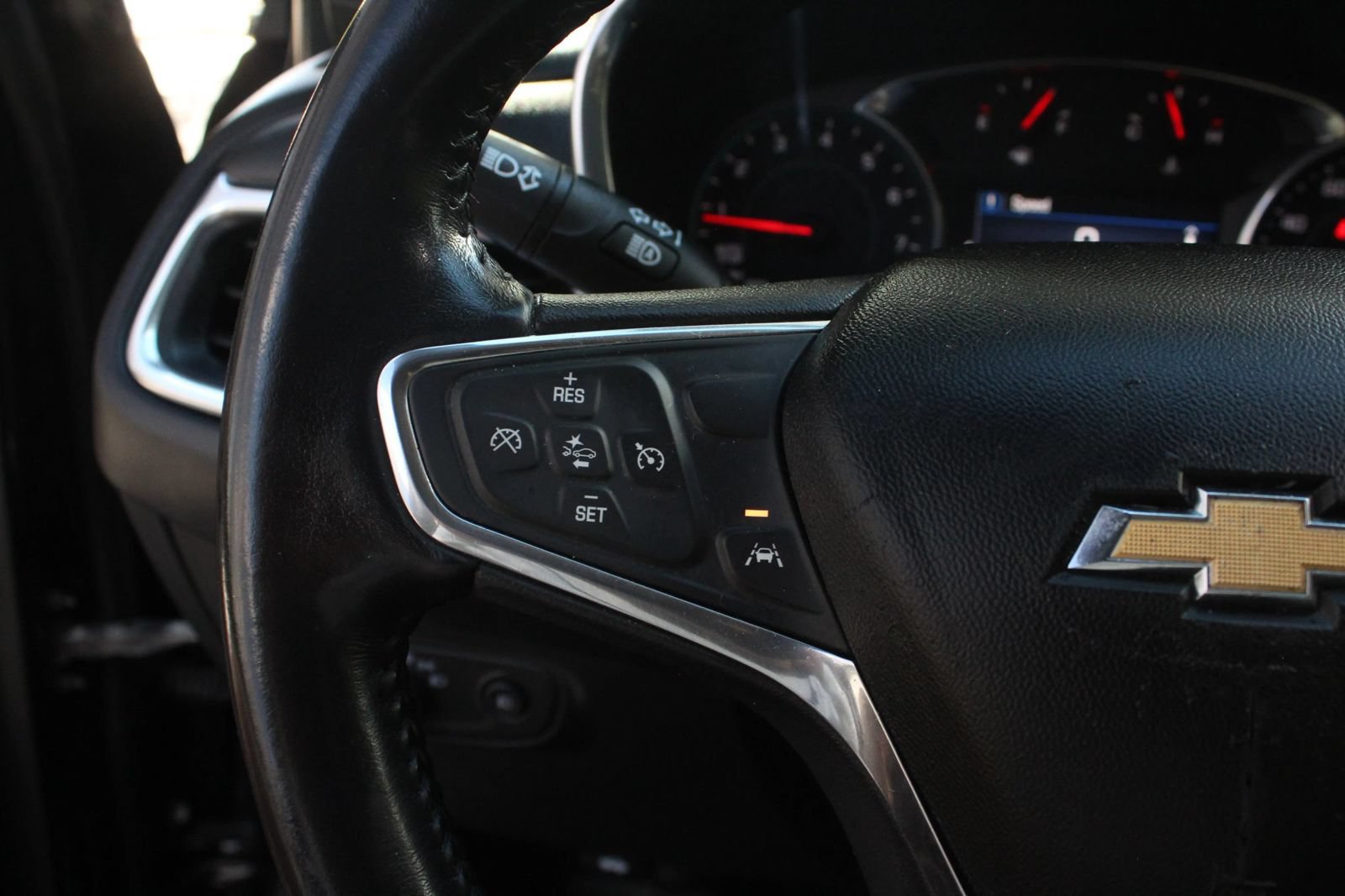 Used 2020 Chevrolet Equinox LT w/ Driver Convenience Package FWD image 27