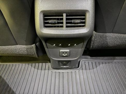 Used 2019 Chevrolet Equinox Premier FWD image 26