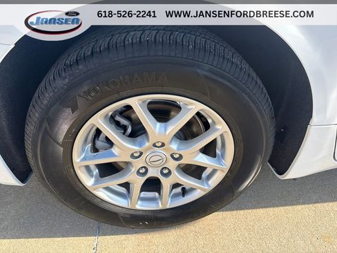 Used 2025 Chrysler Pacifica Select FWD image 8