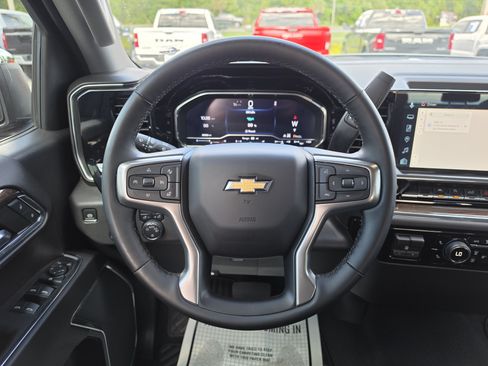 Used 2024 Chevrolet Silverado 1500 LT AWD/4WD image 20