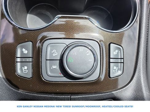 Used 2023 GMC Acadia AT4 w/ Technology Package AWD/4WD image 28