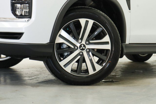 New 2027 Mitsubishi Outlander Sport SE AWD/4WD image 3