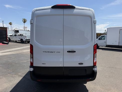 Used 2025 Ford Transit 250 148 Medium Roof Extended AWD image 4