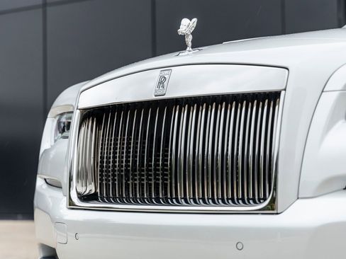 Used 2018 Rolls-Royce Dawn RWD image 20