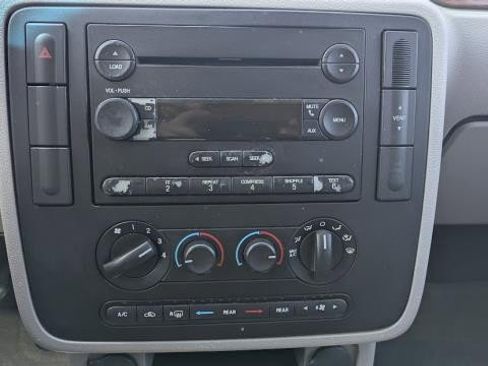 Used 2004 Ford Freestar SEL FWD image 9