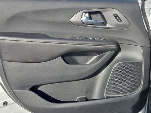 New 2026 Chrysler Pacifica Select w/ S Appearance Package image 13