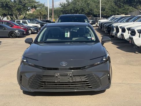 Used 2025 Toyota Camry LE FWD image 2