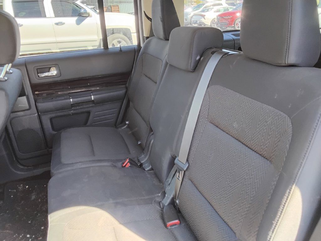 Used 2018 Ford Flex SEL FWD image 11