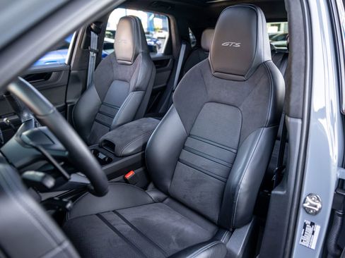 Certified 2025 Porsche Cayenne GTS AWD/4WD image 5