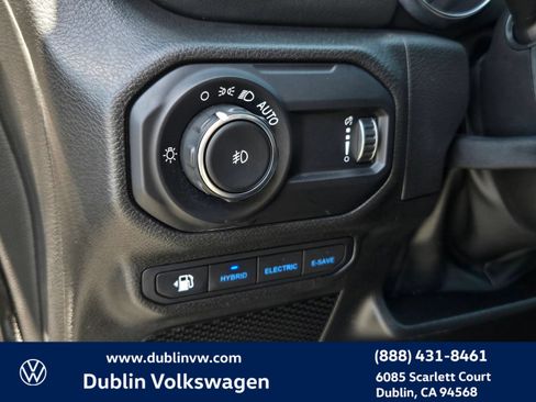 Used 2023 Jeep Wrangler Unlimited Rubicon 4xe w/ Cold Weather Group AWD/4WD image 19