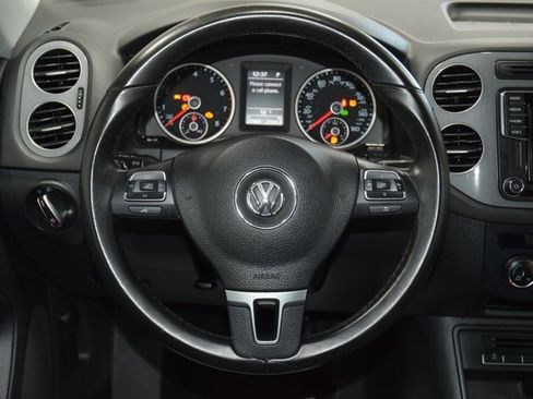Used 2017 Volkswagen Tiguan Limited w/ Premium Package image 33