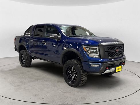 Used 2021 Nissan Titan PRO-4X w/ Pro-4x Convenience Package image 7