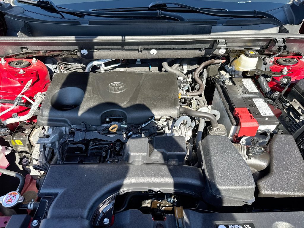 Used 2022 Toyota RAV4 LE AWD/4WD image 24