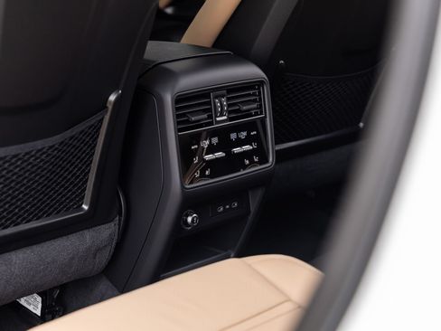 New 2026 Porsche Cayenne Coupe AWD/4WD image 35