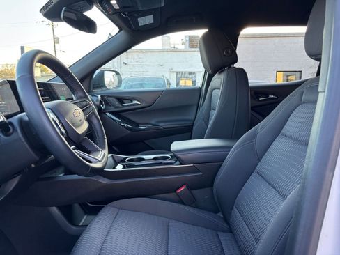 Used 2025 Chevrolet Equinox LT image 25