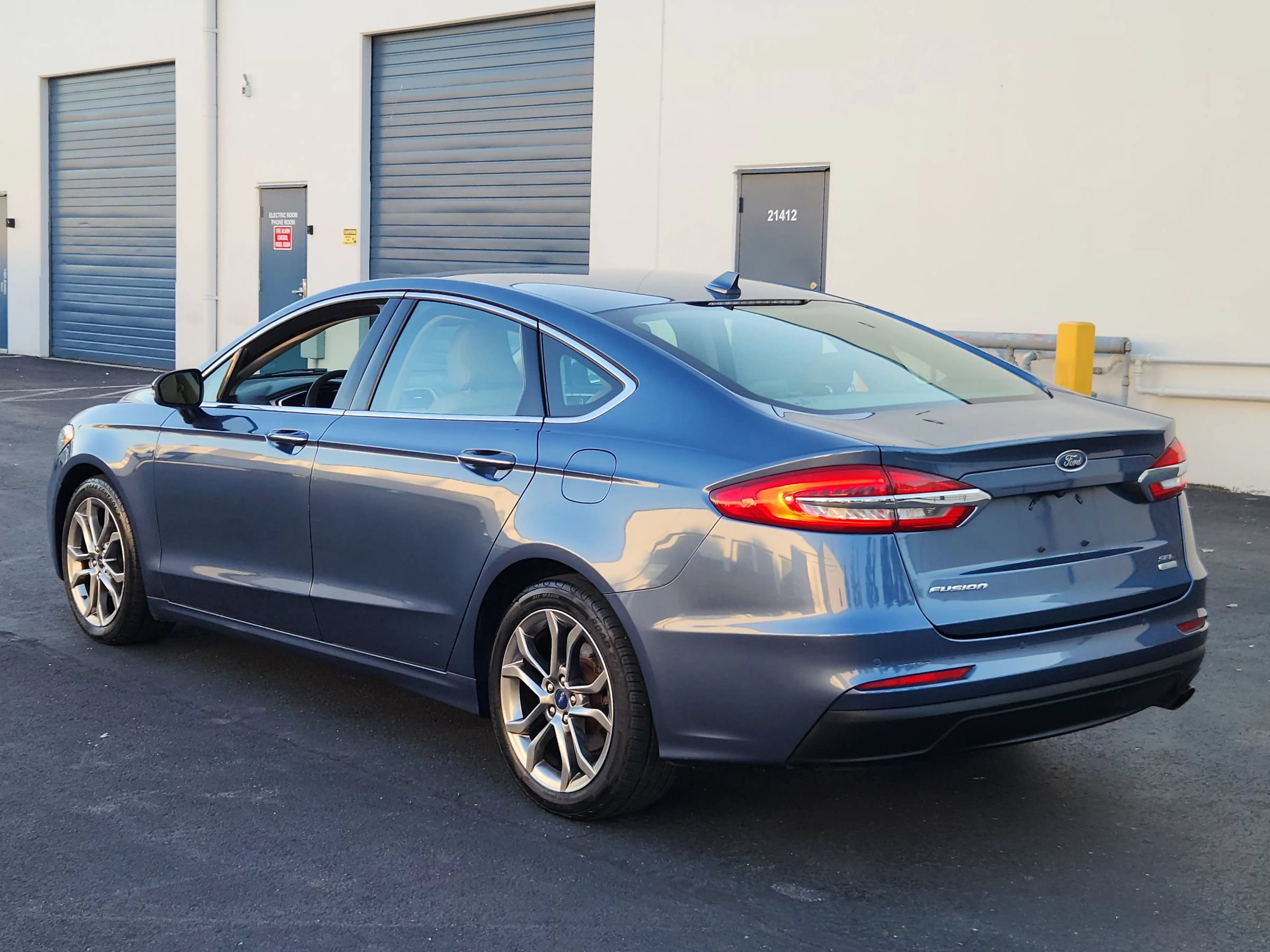 Used 2019 Ford Fusion SEL FWD image 3