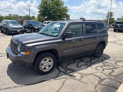 Used 2017 Jeep Patriot Sport FWD image 3