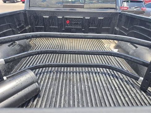 Used 2017 RAM 1500 Classic SLT RWD image 23