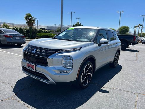 Used 2024 Mitsubishi Outlander AWD image 6