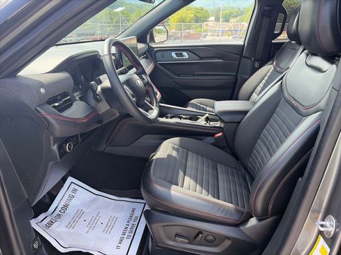 Certified 2025 Ford Explorer ST-Line RWD image 17
