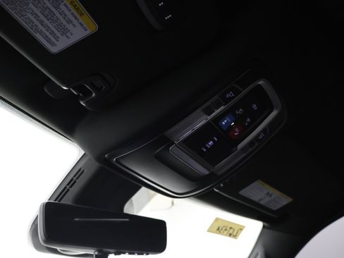 Used 2025 RAM 1500 Limited AWD/4WD image 12