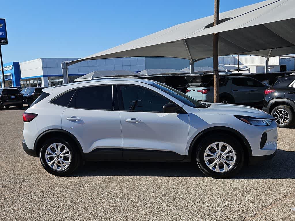 Used 2025 Ford Escape Active FWD image 9