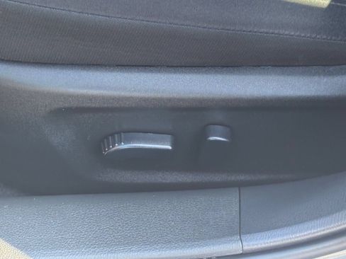 Used 2025 Nissan Altima 2.5 SV FWD image 22