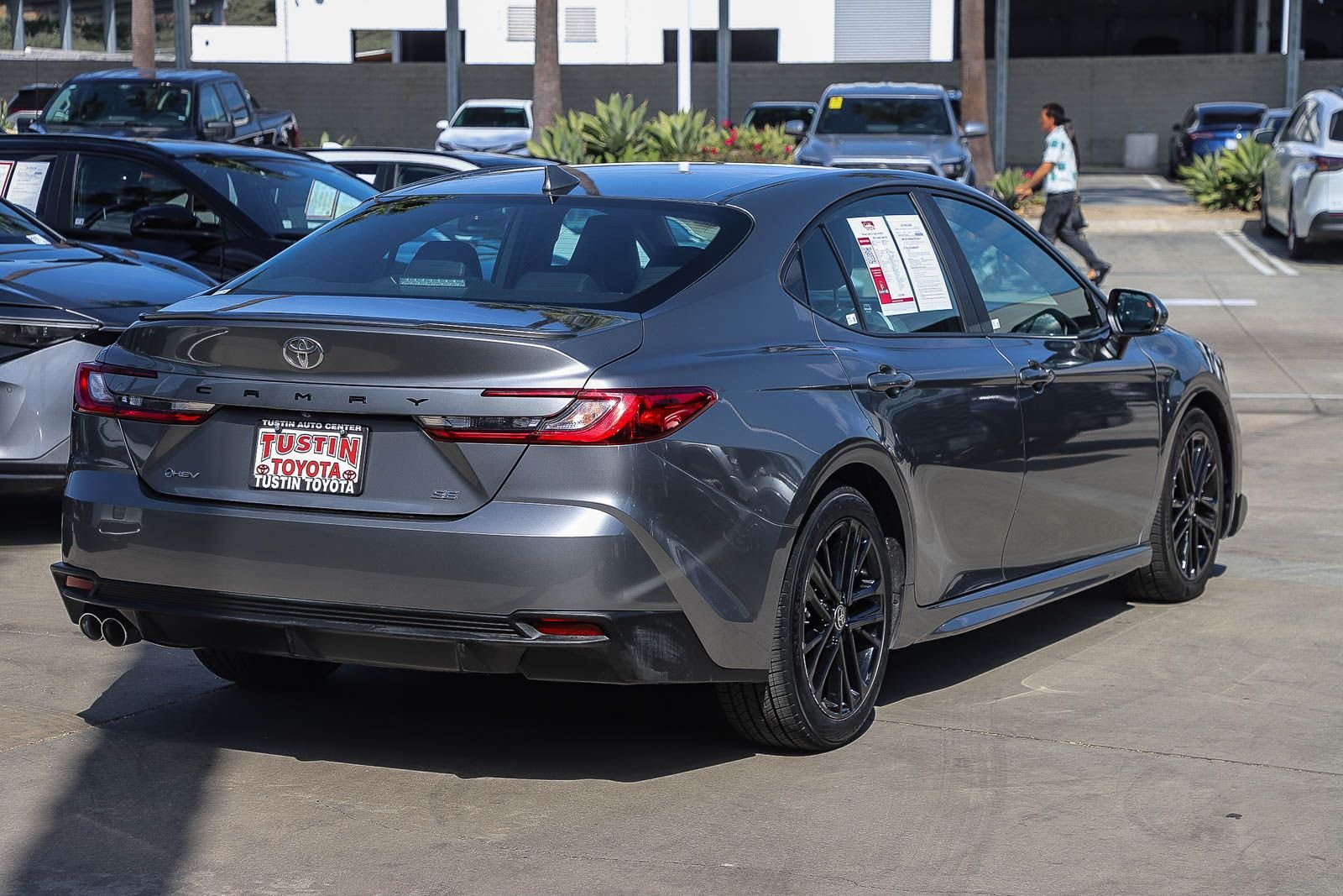 Certified 2025 Toyota Camry SE FWD image 6