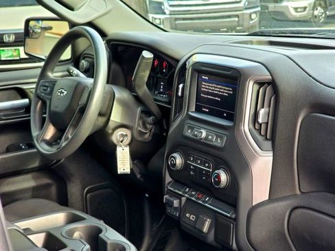 Used 2021 Chevrolet Silverado 1500 Custom Trail Boss w/ LPO, Dark Essentials Package AWD/4WD image 17