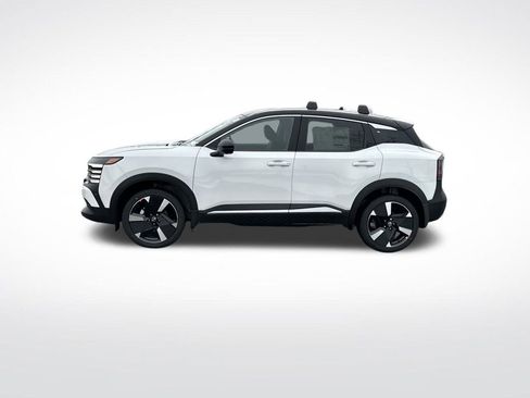 New 2026 Nissan Kicks SR w/ Cold Weather Package image 2