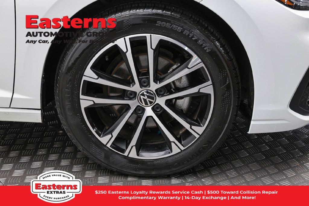 Used 2025 Volkswagen Jetta Sport FWD image 31
