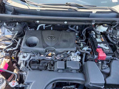 Used 2022 Toyota RAV4 XLE Premium w/ Carpet Mat Package (TMS) FWD image 27