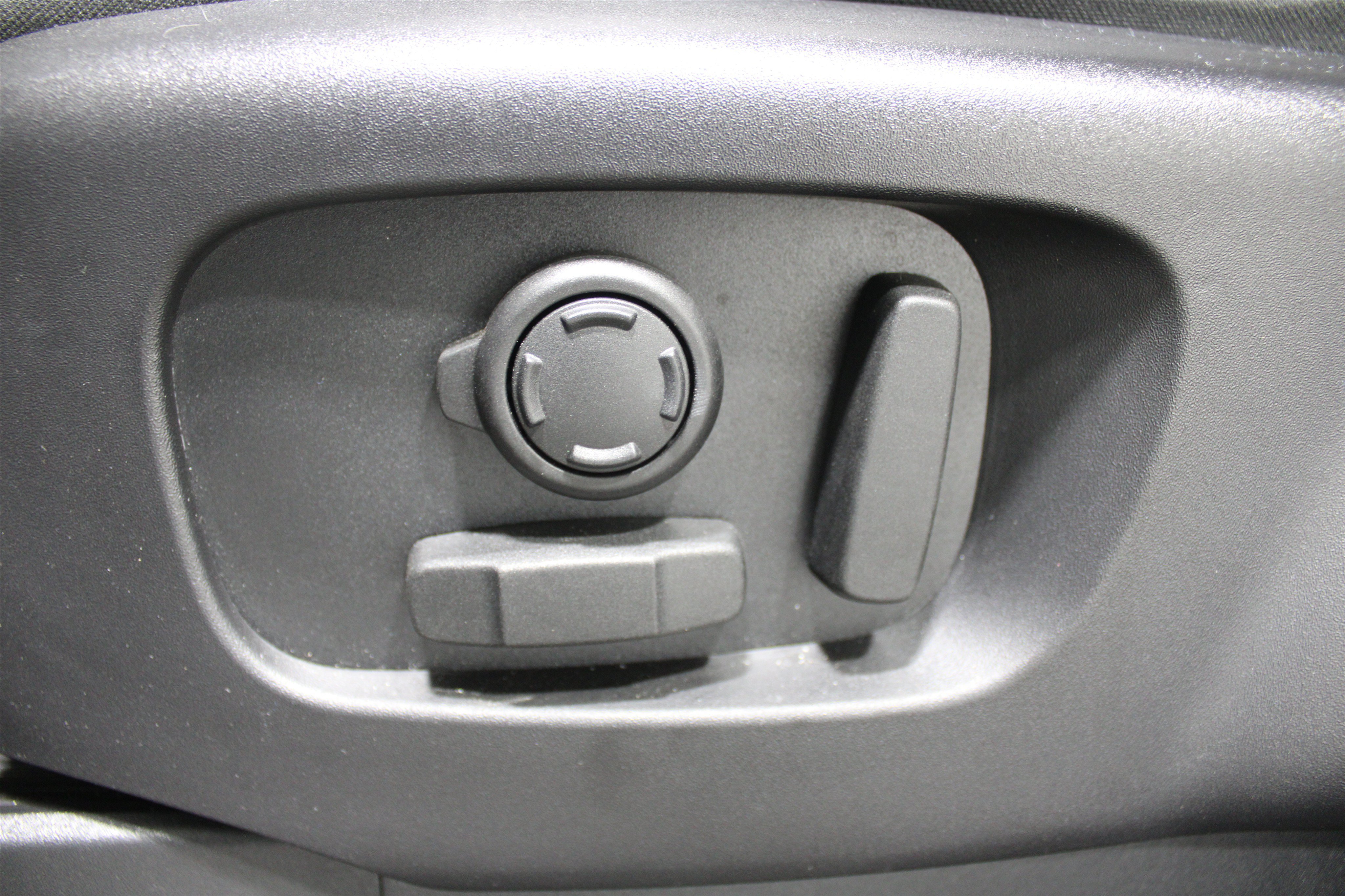 Used 2024 Land Rover Discovery Dynamic SE AWD/4WD image 4