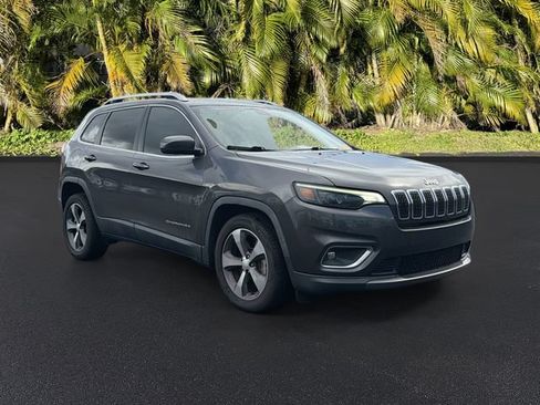 Used 2019 Jeep Cherokee Limited FWD image 2