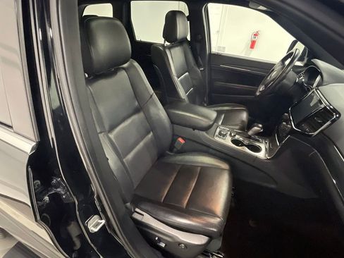 Used 2020 Jeep Grand Cherokee Limited w/ Luxury Group II image 28