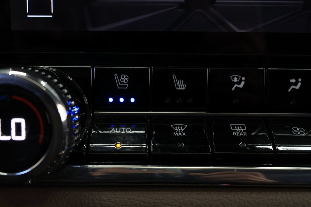 Used 2023 GMC Canyon Denali AWD/4WD image 37