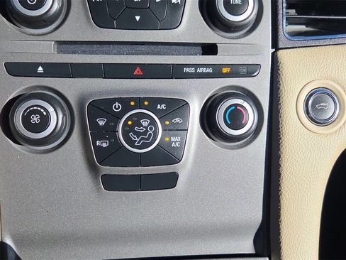 Used 2018 Ford Taurus SE image 30