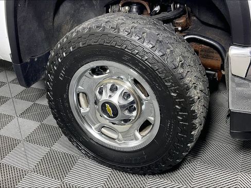 Used 2024 Chevrolet Silverado 2500 W/T w/ WT Convenience Package AWD/4WD image 12