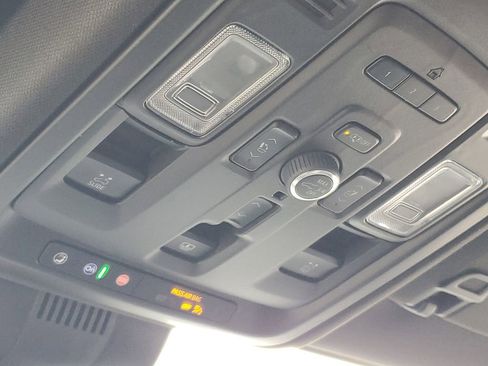 Used 2024 GMC Yukon Denali image 24