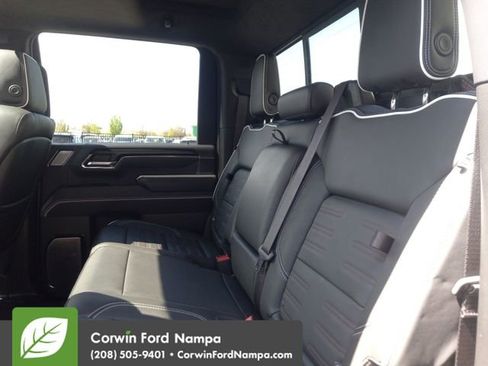 Used 2024 GMC Sierra 2500 AT4X image 24